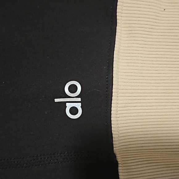 Alo Yoga Goddess Leggings Black and Light Pink - Picture 8 of 11